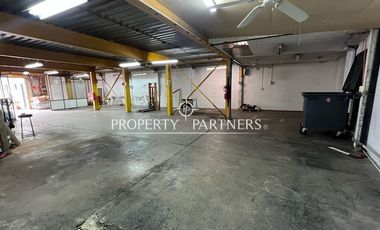 Venta de galpón comercial con oficinas