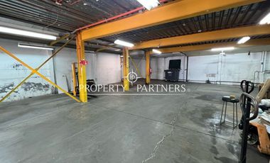 Venta de galpón comercial con oficinas