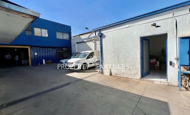 Venta de galpón comercial con oficinas