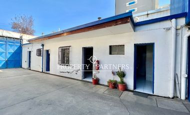 Venta de galpón comercial con oficinas