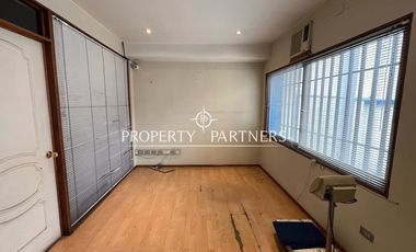 Venta de galpón comercial con oficinas