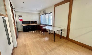 Venta de galpón comercial con oficinas