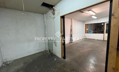 Venta de galpón comercial con oficinas