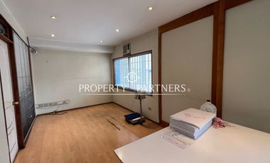 Venta de galpón comercial con oficinas