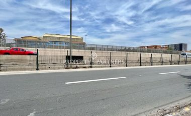 Gran terreno esquina, zona comercial