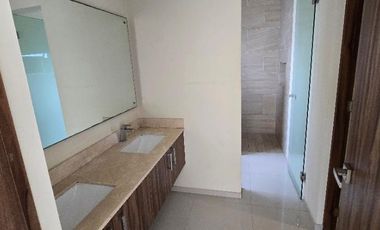 CASA EN RENTA EN RESIDENCIAL AQUA EN CANCÚN, 4 RECÁMARAS