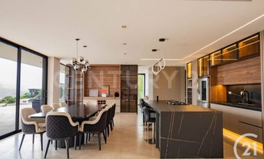 Se Renta Casa Nueva con acabados de lujo en exclusiva parcelación en la Estrella
