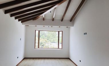 Venta casa nueva Cumbayá, cerca a la Ruta Viva 3dormitorios