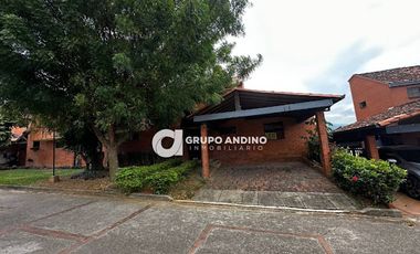 VENTA de CASA CAMPESTRE en BUCARAMANGA