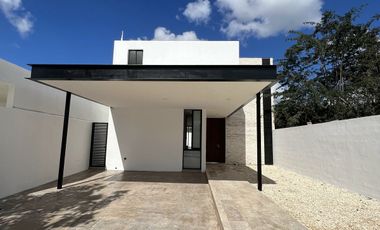 CASA VENTA MERIDA 3 RECAMARAS Y PISCINA EN PRIVADA CON AMENIDADES CONKAL