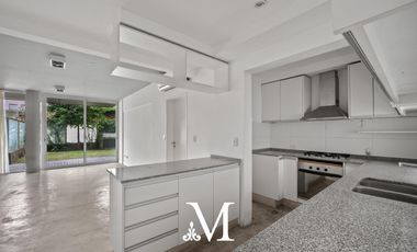 Departamento tipo Casa en  Venta 2 Amb con Jardin-Parrilla-1 Cochera-Colegiales