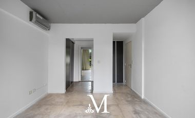 Departamento tipo Casa en  Venta 2 Amb con Jardin-Parrilla-1 Cochera-Colegiales