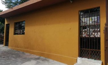 CASA PARA REMODELAR EN VENTA EN ESQUINA, EN EL PUEBLO MAGICO DE IZAMAL.