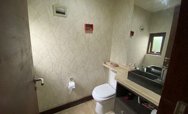 CASA 4 DORM + SERVICIO CHAMISERO