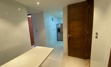 CASA 4 DORM + SERVICIO CHAMISERO