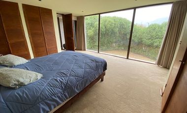 CASA 4 DORM + SERVICIO CHAMISERO