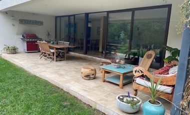 CASA 4 DORM + SERVICIO CHAMISERO