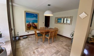 CASA 4 DORM + SERVICIO CHAMISERO