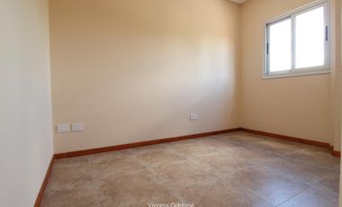 Departamento en alquiler en  Castelar centro amplio monoambiente
