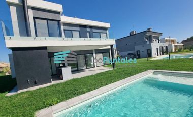 Casa en venta con 5 Dormitorios y pileta en Barrio Lagos de Canning