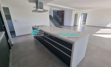 Casa en venta con 5 Dormitorios y pileta en Barrio Lagos de Canning