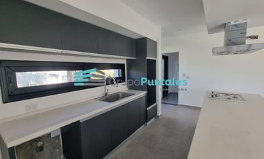 Casa en venta con 5 Dormitorios y pileta en Barrio Lagos de Canning