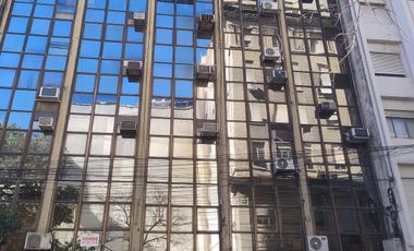 Oficina en el Edificio Cristal - Santa Fe 1412 05-05