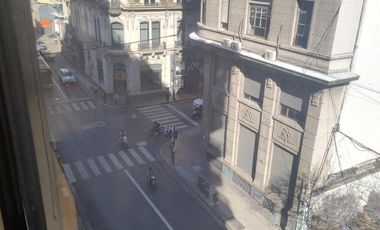 Oficina en el Edificio Cristal - Santa Fe 1412 05-05