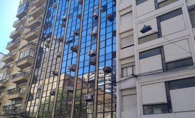 Oficina en el Edificio Cristal - Santa Fe 1412 05-05
