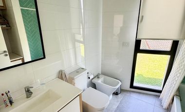 Casa en  venta en el barrio Lagos de Canning