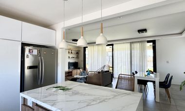 Casa en  venta en el barrio Lagos de Canning