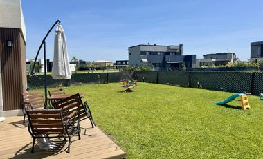 Casa en  venta en el barrio Lagos de Canning