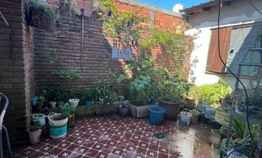 Casa de 3 ambientes mas dependencia a la venta.