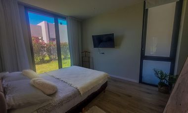 Venta casa 3 dormitorios Puerto Roldan. 1 planta