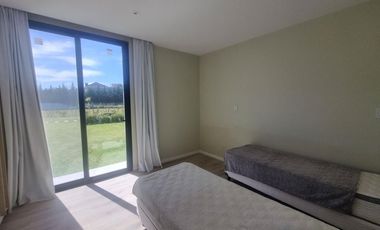 Venta casa 3 dormitorios Puerto Roldan. 1 planta