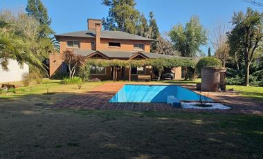 Casa 3 Dormitorios Funes con Piscina
