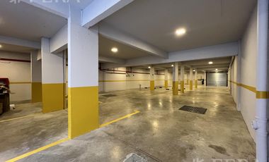 Venta departamento 3 ambientes con balcón y cochera en Wilde