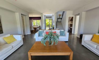 Casa en Pilara