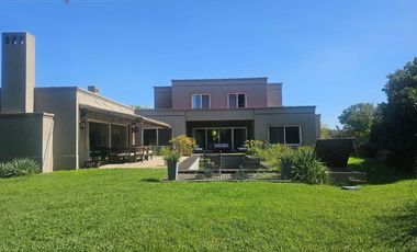 Casa en Pilara