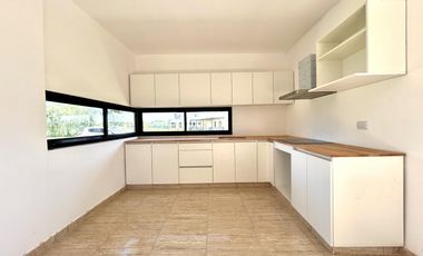 Venta Casa 4 Ambientes Con Pileta Medal Country Club