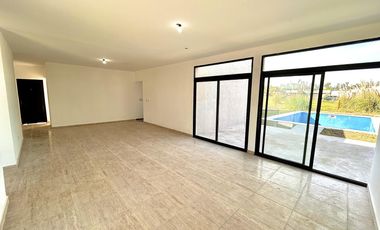 Venta Casa 4 Ambientes Con Pileta Medal Country Club
