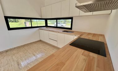 Venta Casa 4 Ambientes Con Pileta Medal Country Club