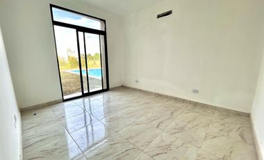 Venta Casa 4 Ambientes Con Pileta Medal Country Club