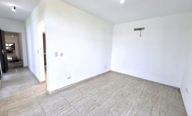 Venta Casa 4 Ambientes Con Pileta Medal Country Club