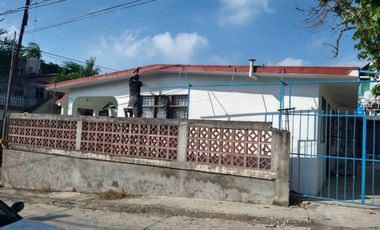 Casa muy cerca del centro y a 20 min de la playa