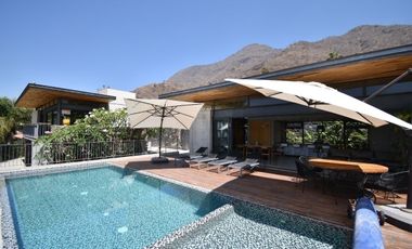 Copropiedad casa en venta amueblada en Raquet Club San Juan Cosalá