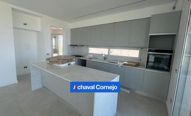 Casa en  venta - 4 dormitorios y pileta. Barrio Riberas