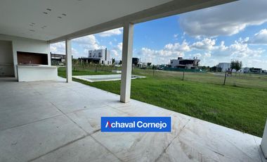 Casa en  venta - 4 dormitorios y pileta. Barrio Riberas