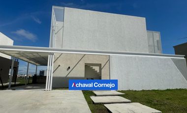 Casa en  venta - 4 dormitorios y pileta. Barrio Riberas