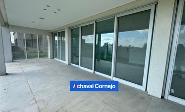 Casa en  venta - 4 dormitorios y pileta. Barrio Riberas
